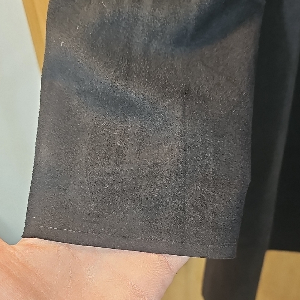 Active USA Classic Black Trench Coat - Picture 4 of 9